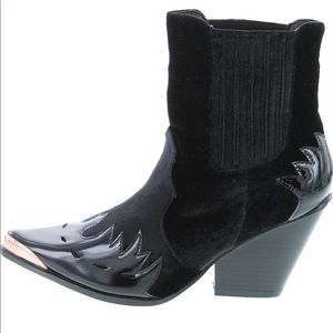 Pointy Toe Flame Pattern Cowboy Bootie